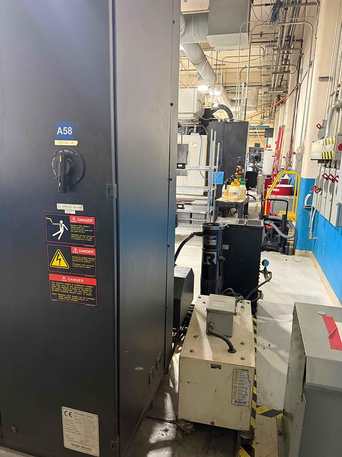 Used 2008 DOOSAN MV3016LHS 4-Axis High Speed CNC Vertical Machinig Center