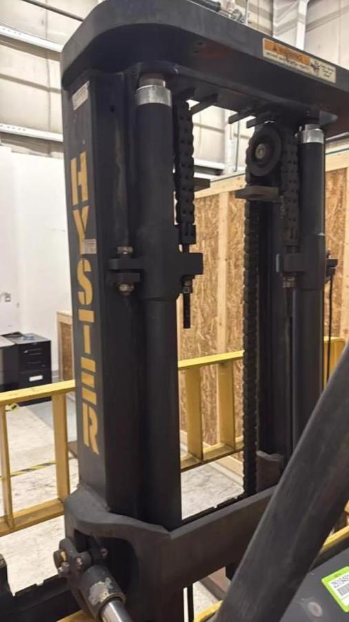 Used HYSTER H110XL 11,000 pound Forklift with 8' Forks