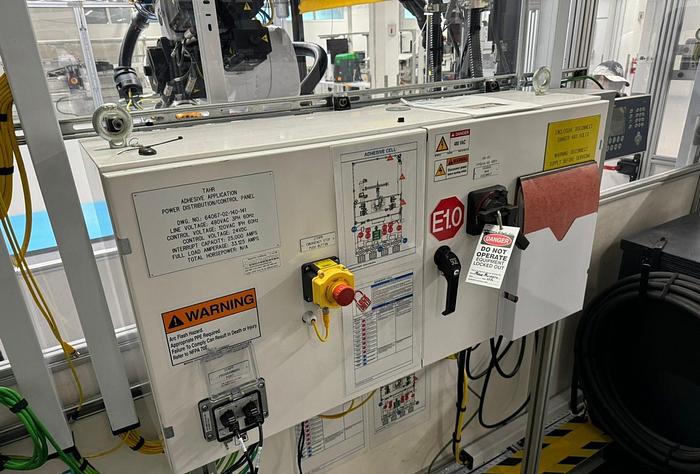 Used 2020 KUKA Robotic Adhesive Work Cell KR60-3 6-Axis Robot