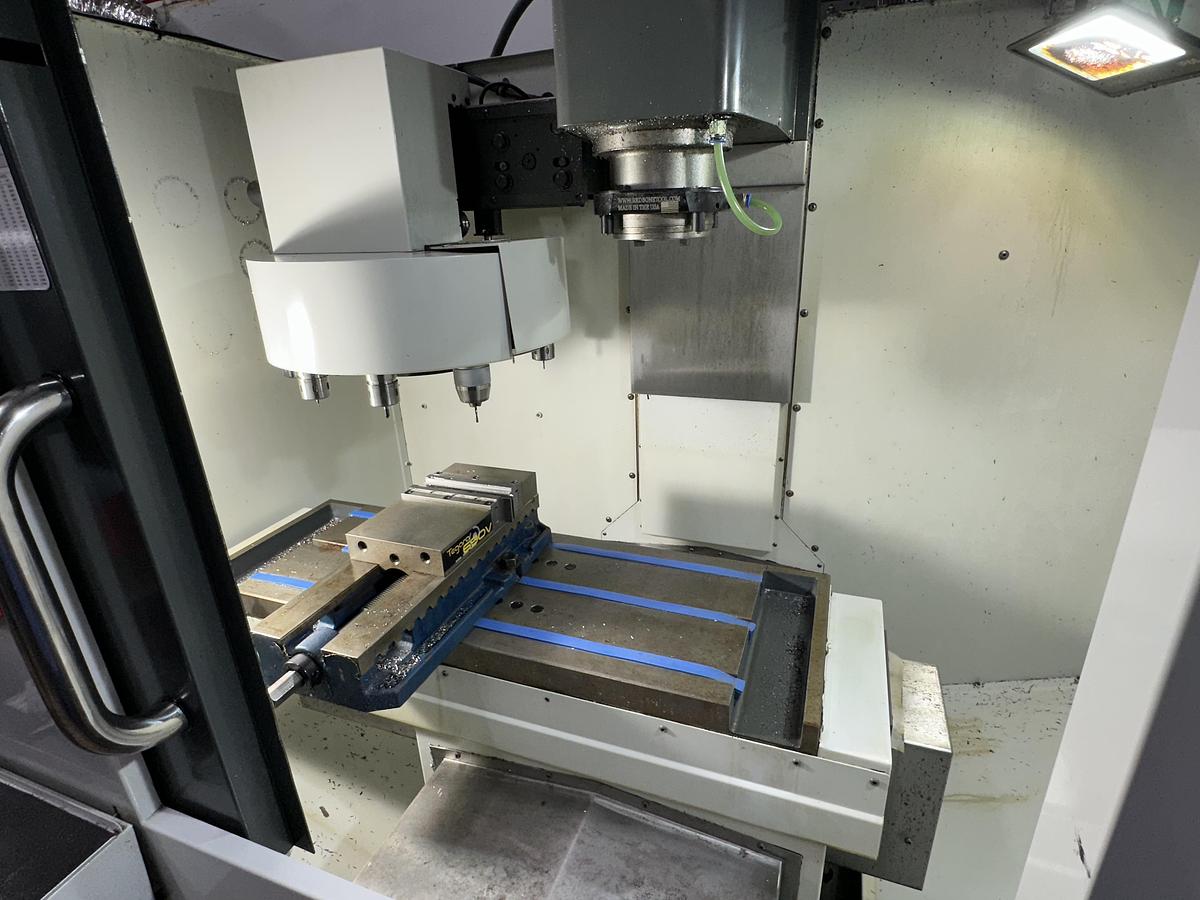 Used 2012 HAAS MINI MILL CNC  Phase 1 or Phase 3