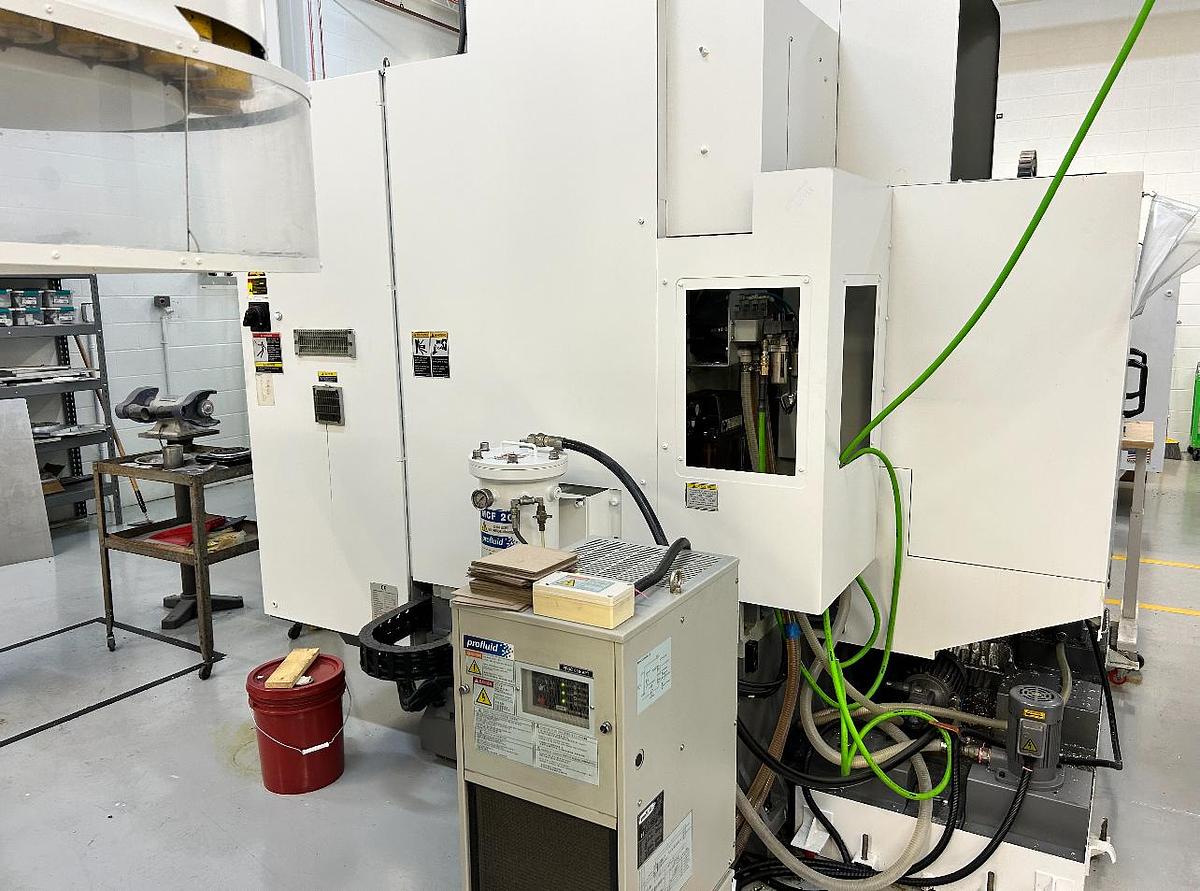 Used 2015 HYUNDAI WIA VX500 High Speed Vertical Machining Center