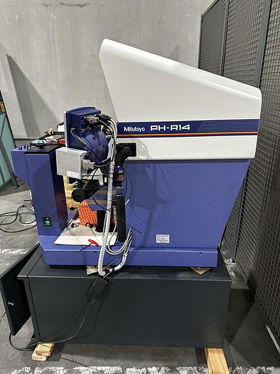Used Mitutoyo PH-A14 Optical Comparator