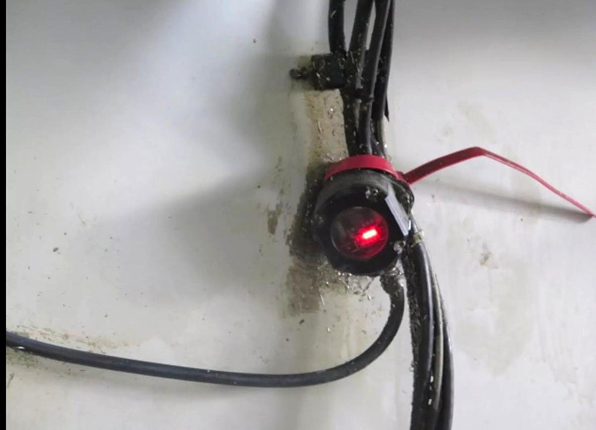 Used 2004 HAAS VF-3SS 12,000 RPM 5-Axis CNC Vertical Machining Center with TR-210 Trunnion Table