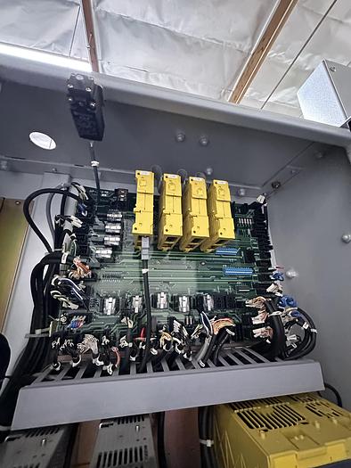 Used 2005 Mori Seiki DuraCenter 5 CNC Vertical Machining Center