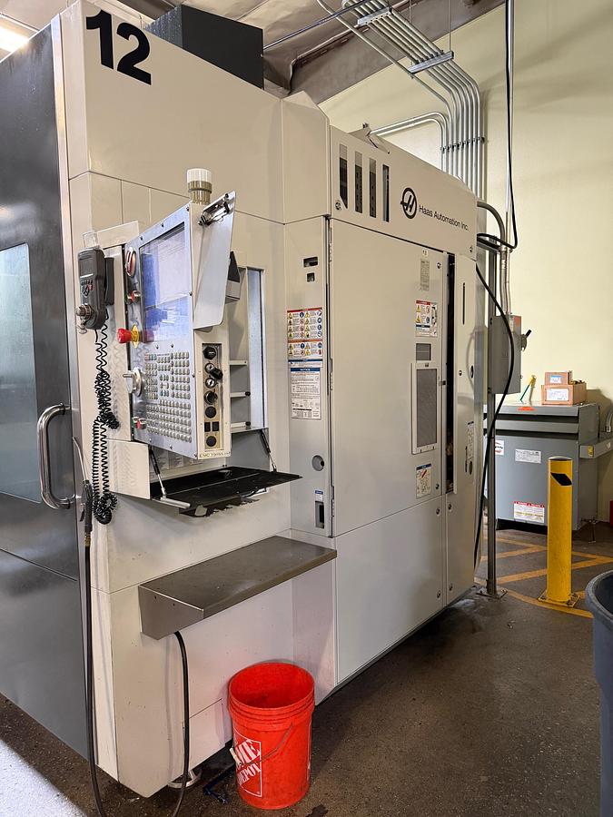 Used 2015 HAAS UMC-750SS 5-Axis CNC Vertical Machining Center 15,000RPM HSM