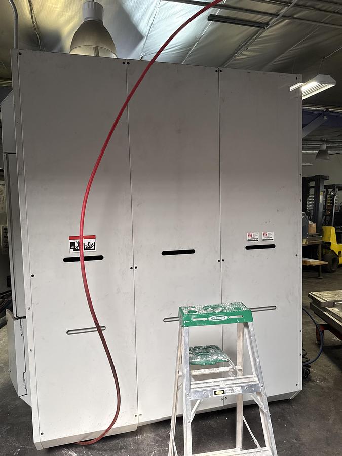Used 2016 HAAS UMC-750SS 5-Axis CNC Vertical Machining Center
