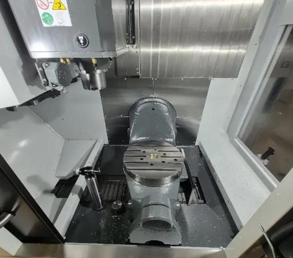 Used 2025 HAAS UMC-500SS 5-Axis Only 25 Cutting Hours CNC Vertical Machining Center