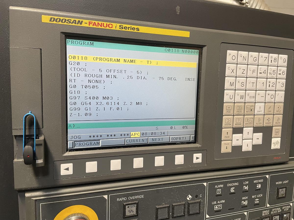 Used 2012 DOOSAN Lynx 300 CNC Lathe