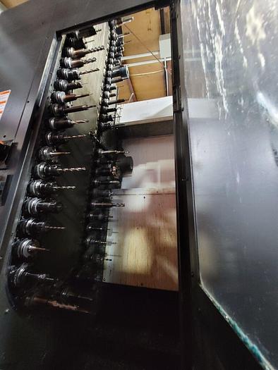 Used 2020 HYUNDAI WIA HS5000i 500mm 4-Axis Horizontal Machining Center 12 Station Pallet Pool