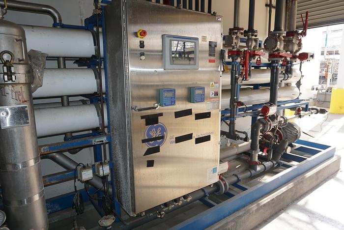 Used OSMONICS MODEL RO.100-FRP.PRR.MOD WATER PURIFICATION SYSTEM