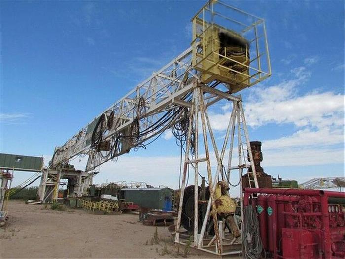 Used BDW 800-M1 / 1000 HP 350,000 lbs Pullback Drill Rig
