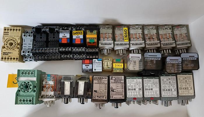 Gebraucht Konvolut 32 Stück Relais u Sockel, verschiedene Typen siehe Fotos  Diff. Manufacturer gebraucht