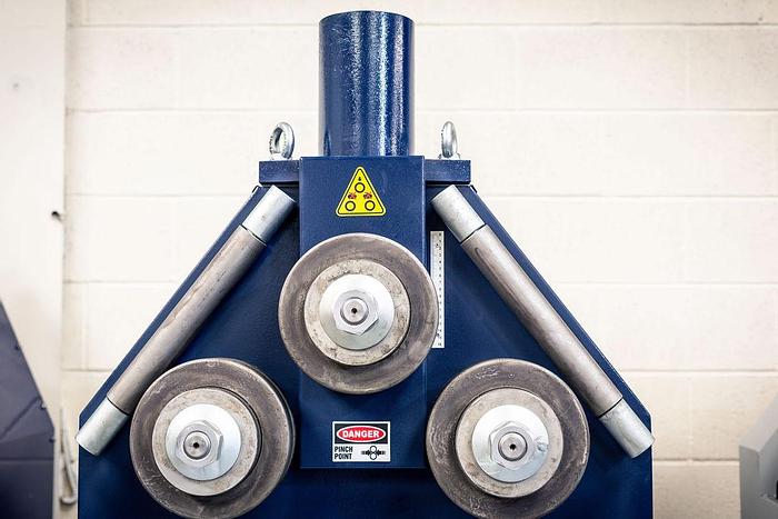 UZMA HPK 60 section roller hydraulic operation