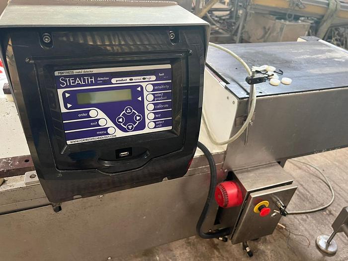 Used FORTRESS STEALTH METAL DETECTOR
