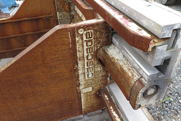 Used CASCADE PAPER BALE CLAMP MODEL 70D-42089