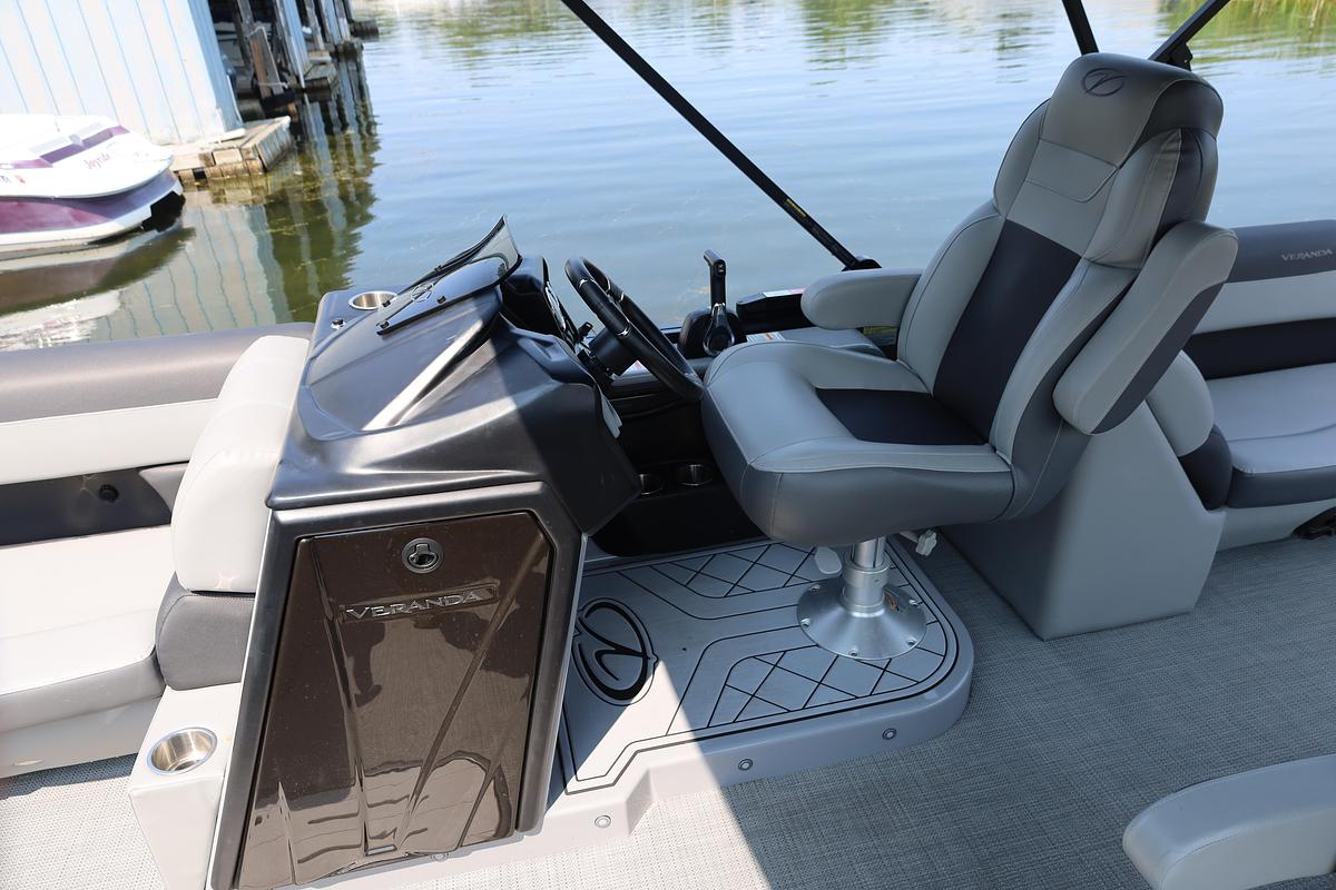 Used 2025 Veranda VR22RC Relax 22' Rear Chaise