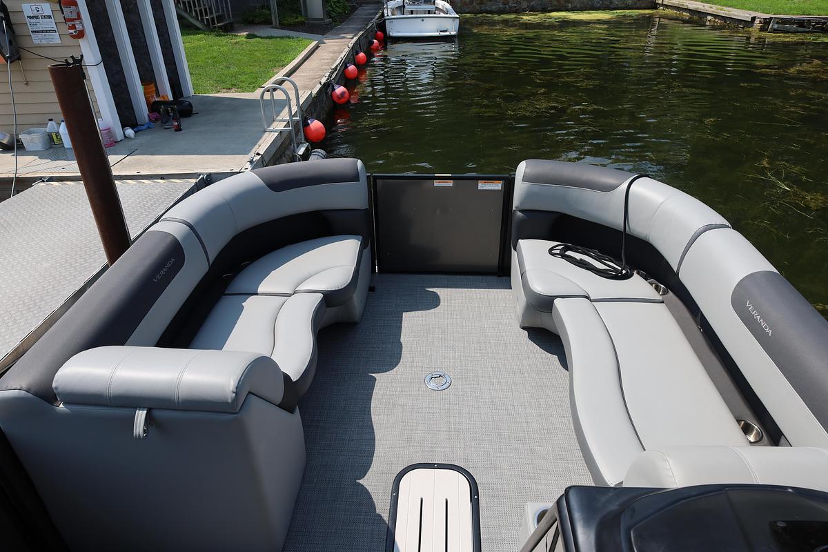 Used 2025 Veranda VR22RC Relax 22' Rear Chaise