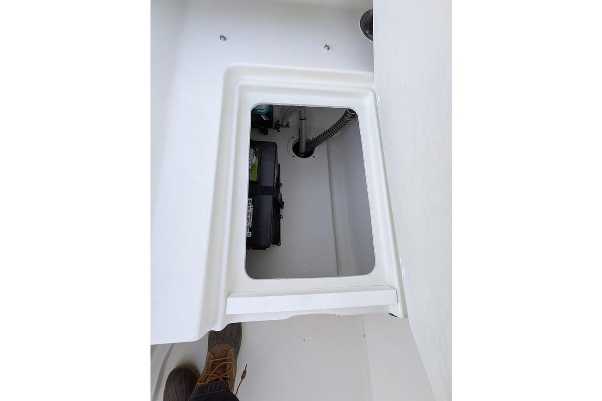 2025 Parker 2120 Sport Cabin