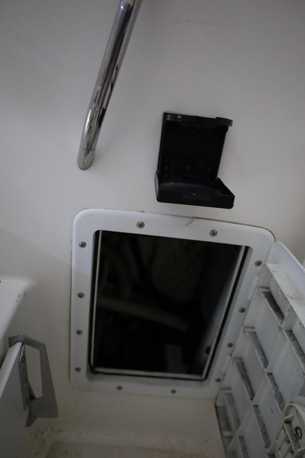 Used 2006 Trophy 2352 Walkaround Pro