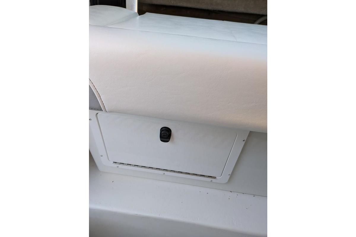 2025 Parker 2120 Sport Cabin