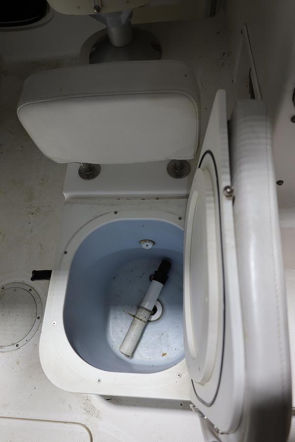 Used 2006 Trophy 2352 Walkaround Pro