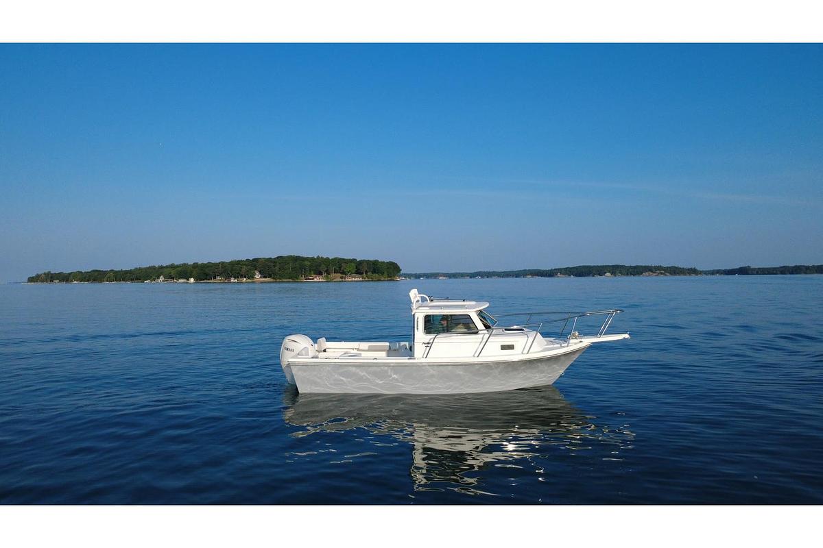 2025 Parker 2120 Sport Cabin