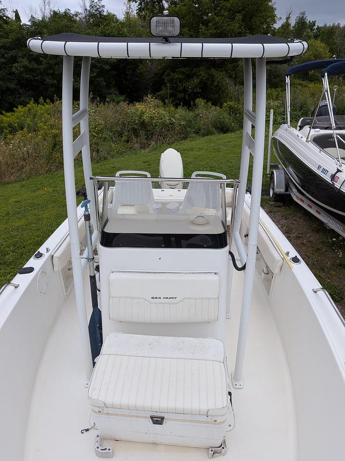 Used 2006 Sea Hunt Triton 186