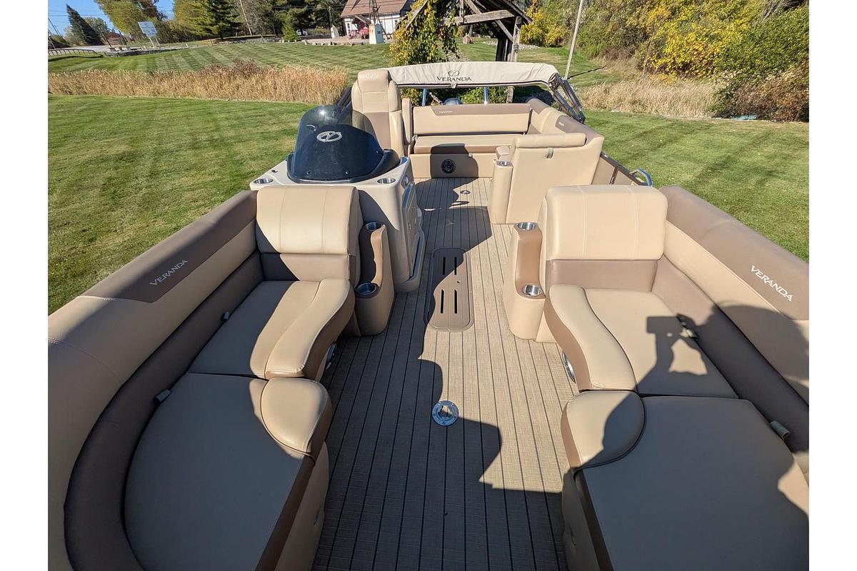 Used 2023 Veranda VR22VLB