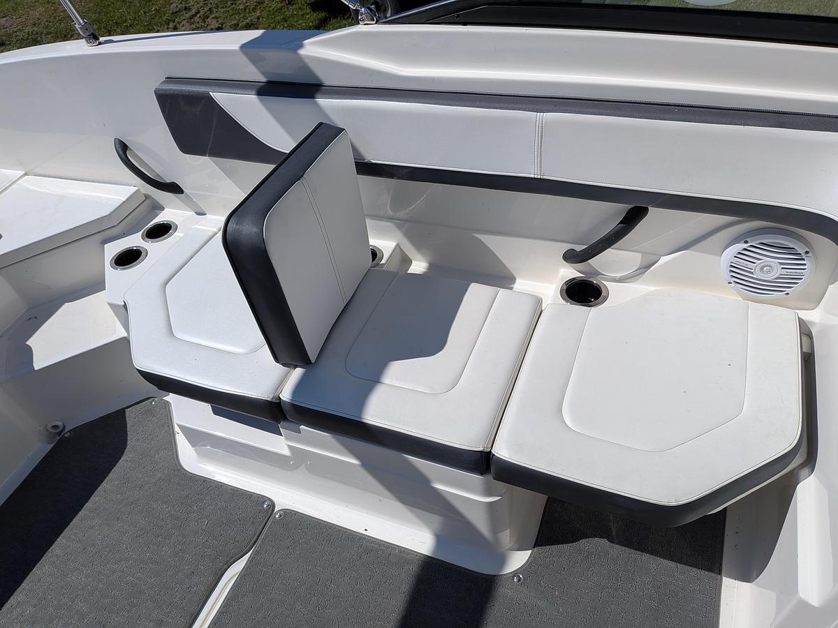Used 2017 Sea Ray 210 SPX