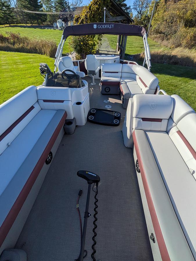 Used 2022 Godfrey Sweetwater 2286 FS