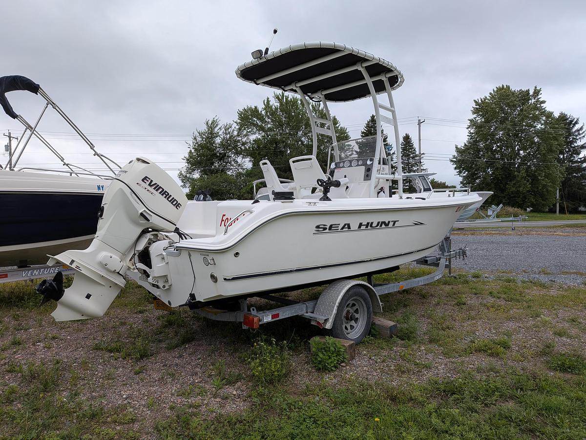 Used 2006 Sea Hunt Triton 186