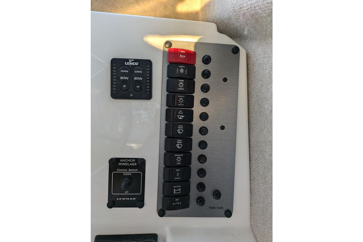 2025 Parker 2120 Sport Cabin