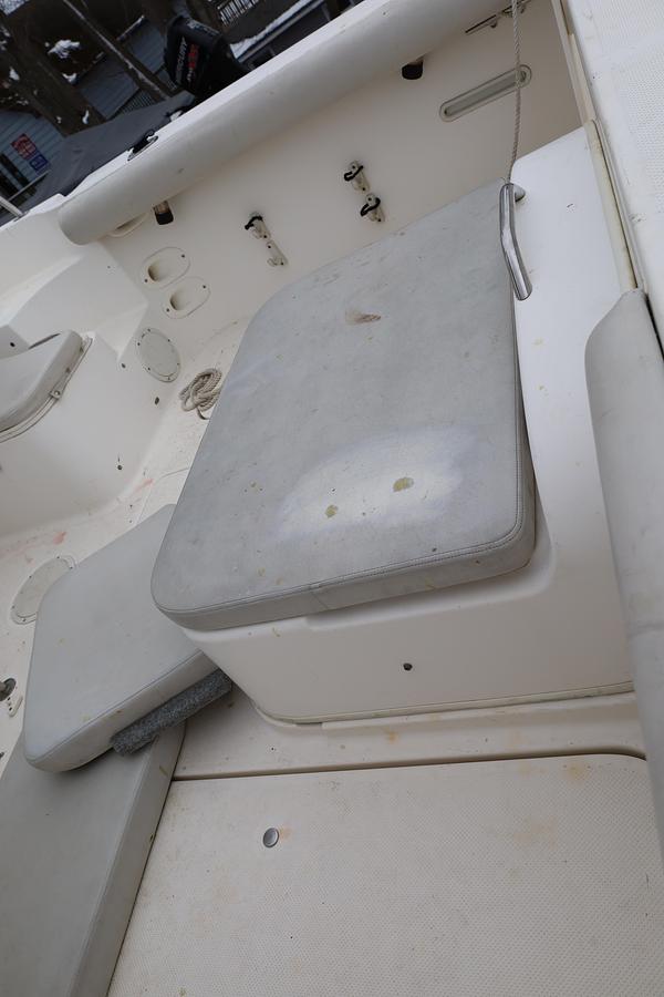 Used 2006 Trophy 2352 Walkaround Pro