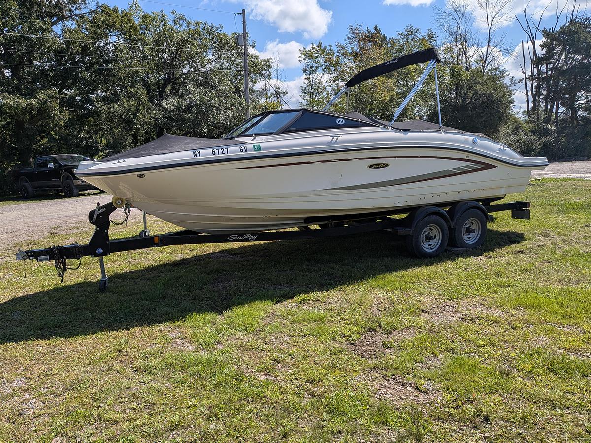 Used 2017 Sea Ray 210 SPX