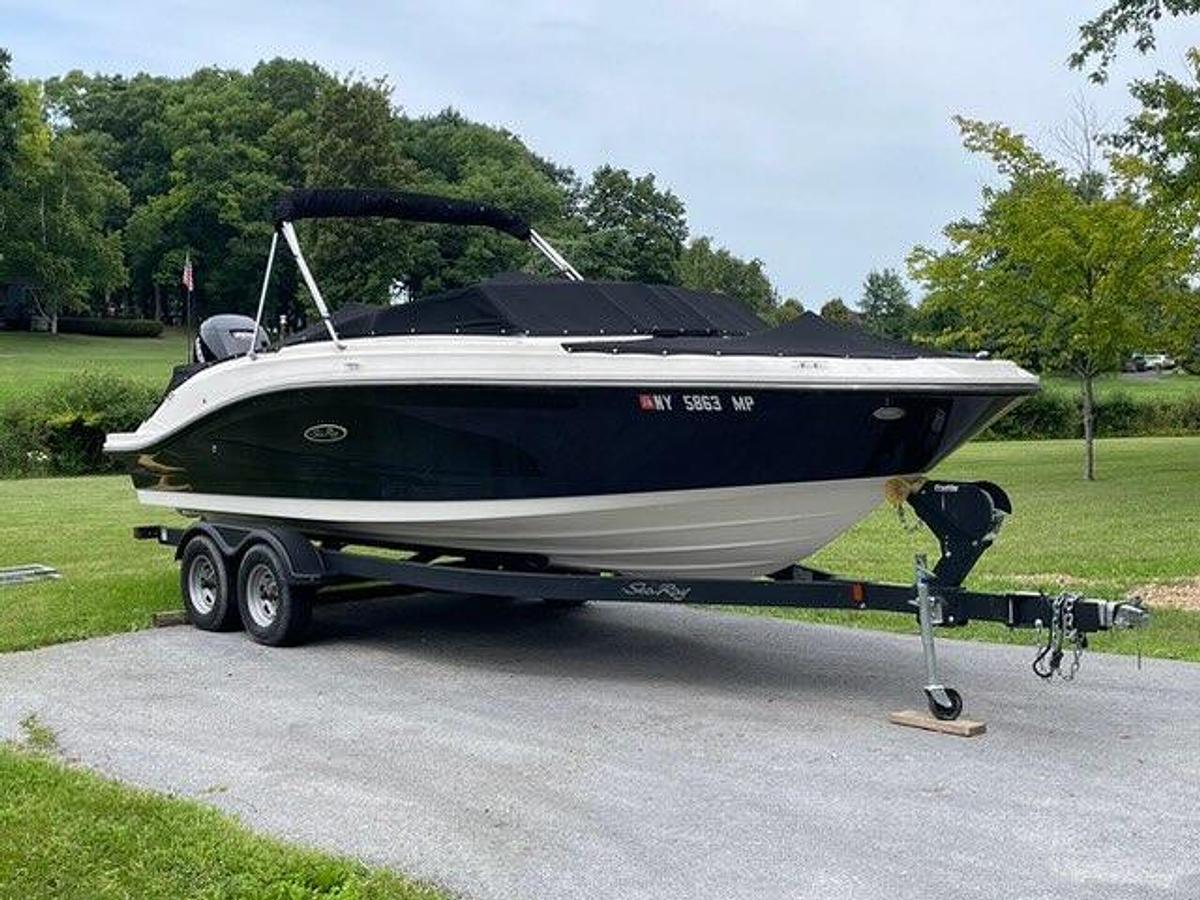 Used 2018 Sea Ray 230 SPX OB