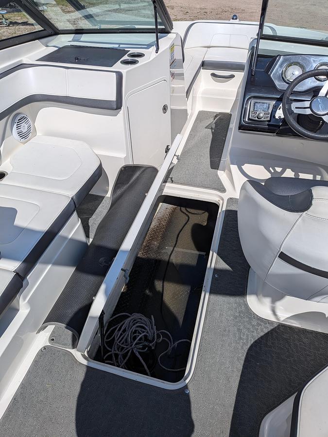 Used 2017 Sea Ray 210 SPX