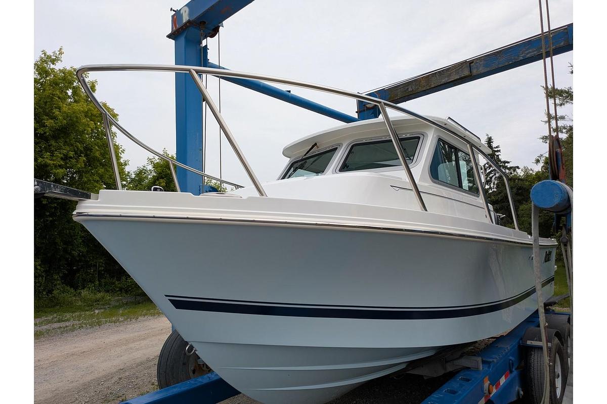 2026 Parker 227 Explorer