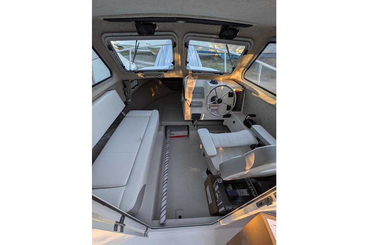 2025 Parker 2120 Sport Cabin