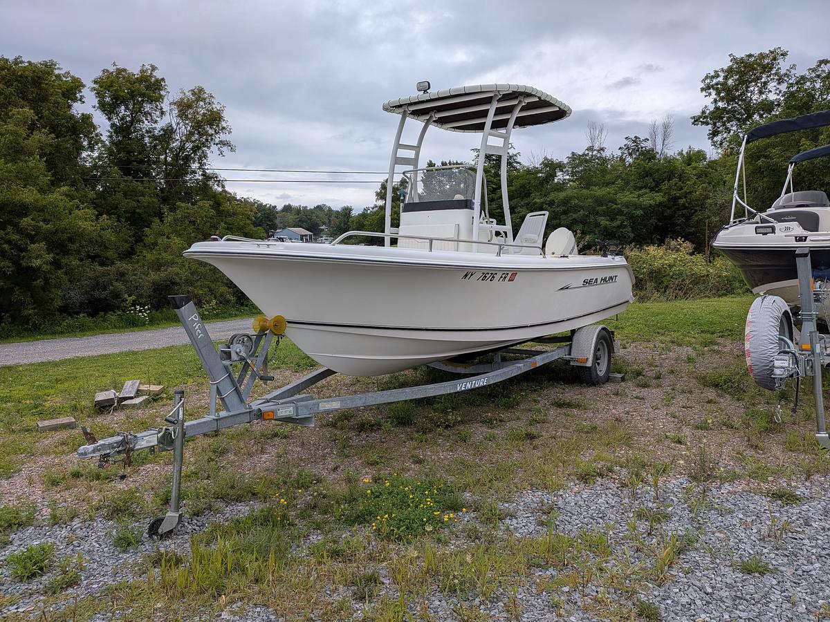Used 2006 Sea Hunt Triton 186