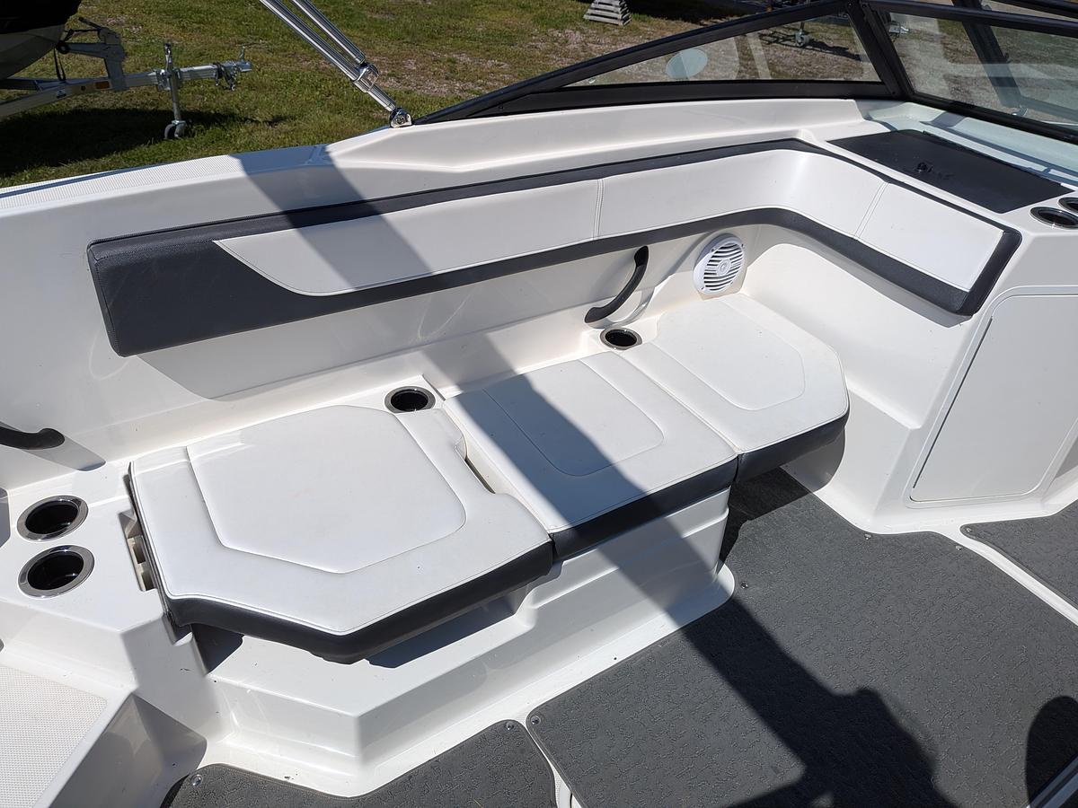 Used 2017 Sea Ray 210 SPX