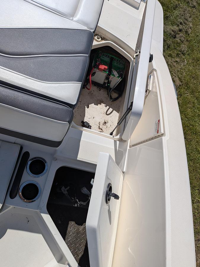 Used 2017 Sea Ray 210 SPX