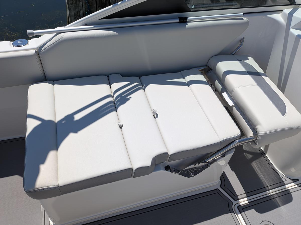 Used 2027 Sailfish 236DC