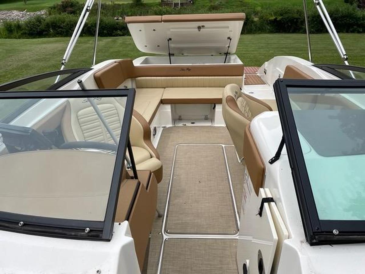 Used 2018 Sea Ray 230 SPX OB
