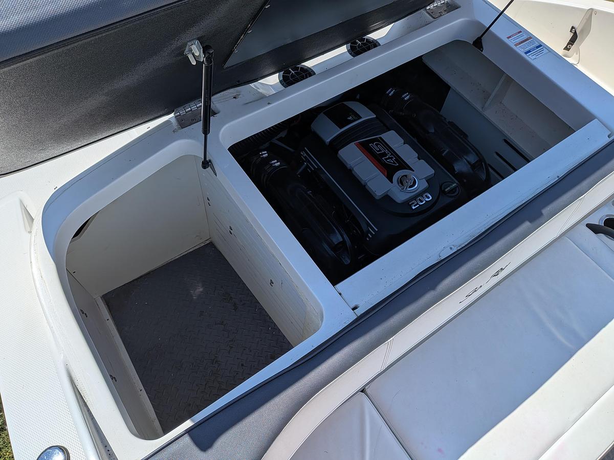 Used 2017 Sea Ray 210 SPX