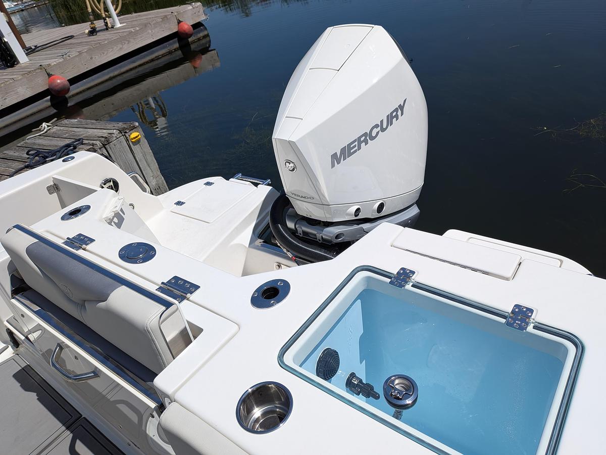 Used 2027 Sailfish 236DC