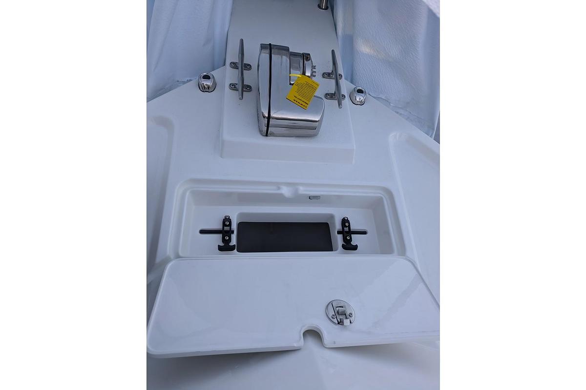 2025 Parker 2120 Sport Cabin