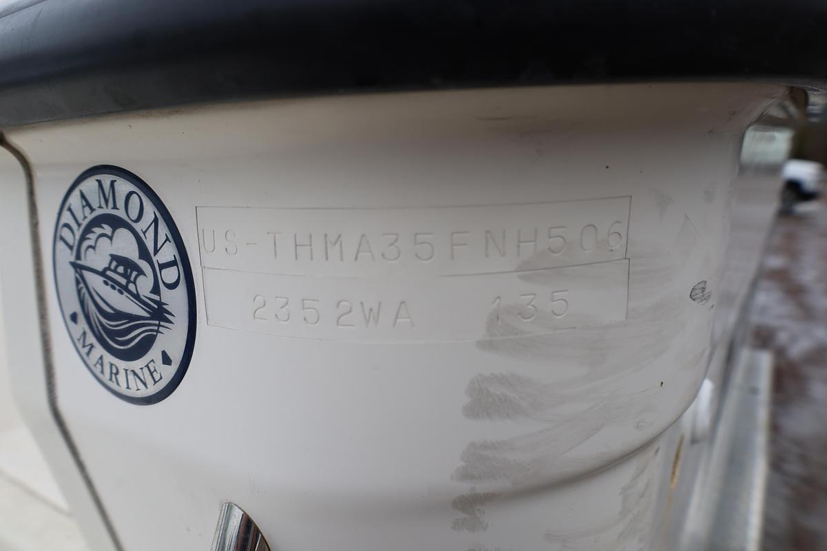 Used 2006 Trophy 2352 Walkaround Pro