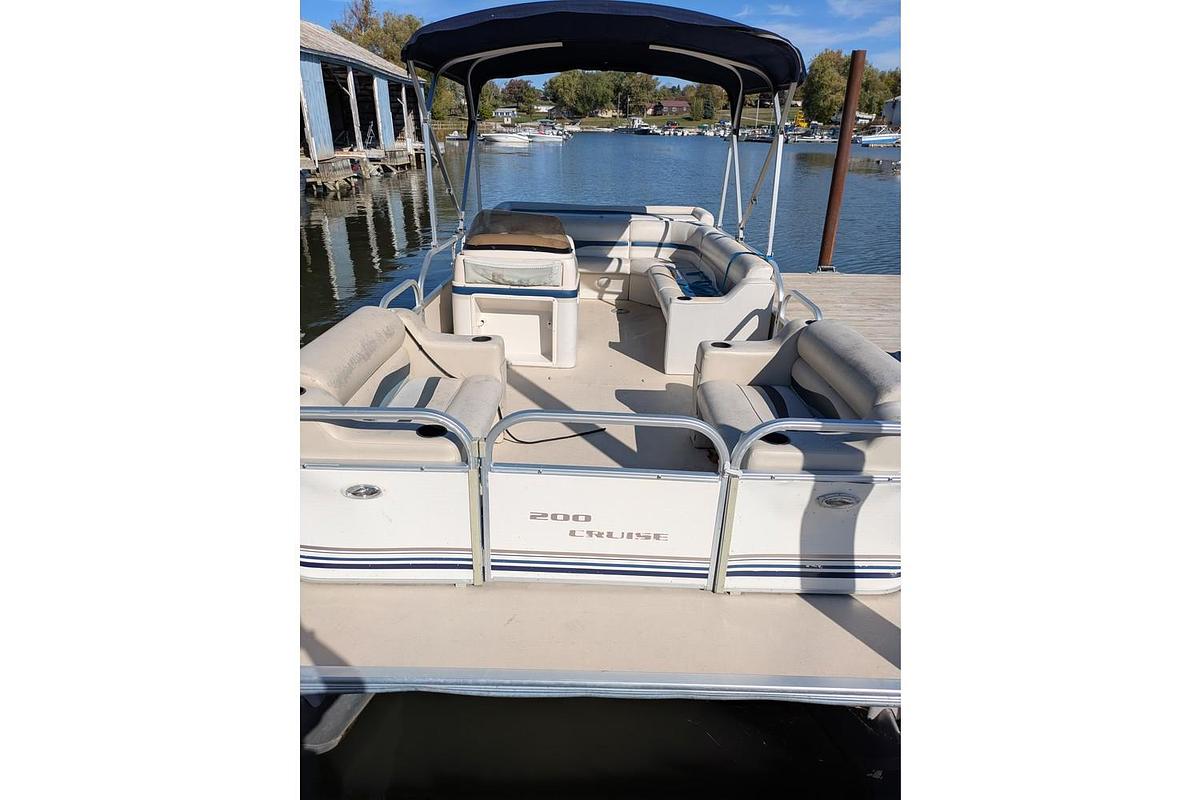 Used 2003 Starcraft 200 Cruise