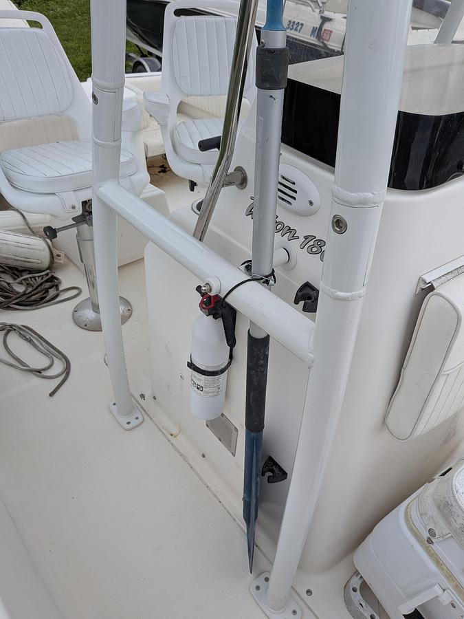 Used 2006 Sea Hunt Triton 186
