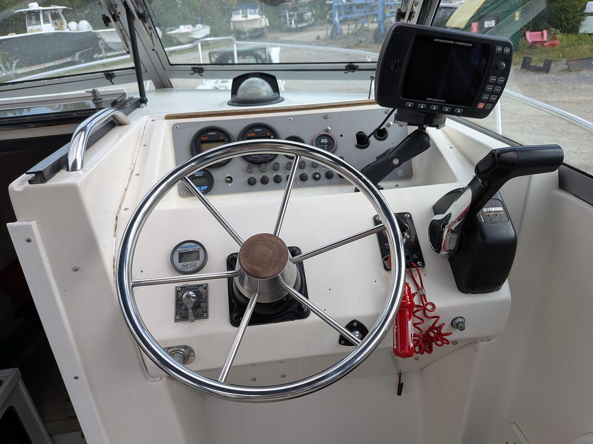 Used 2000 Pursuit 2550
